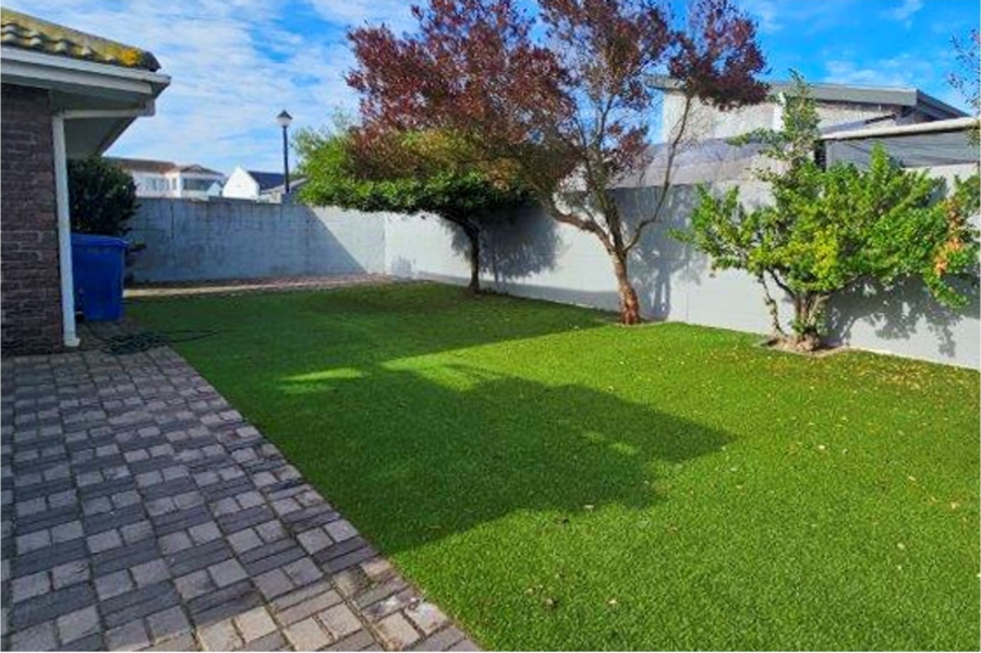 4 Bedroom Property for Sale in Myburgh Park Western Cape